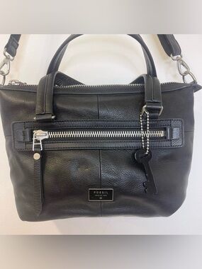 Fossil Dawson Leather Crossbody with Key Charm Black EUC